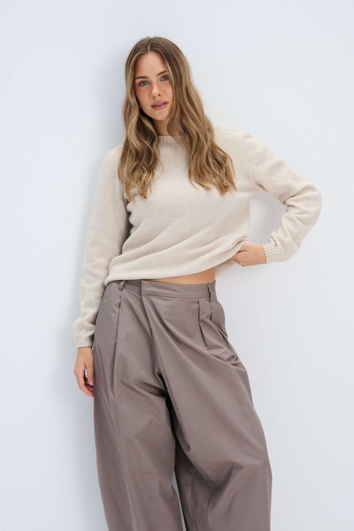 Sweter z wełny merynos elegant flow beżowy