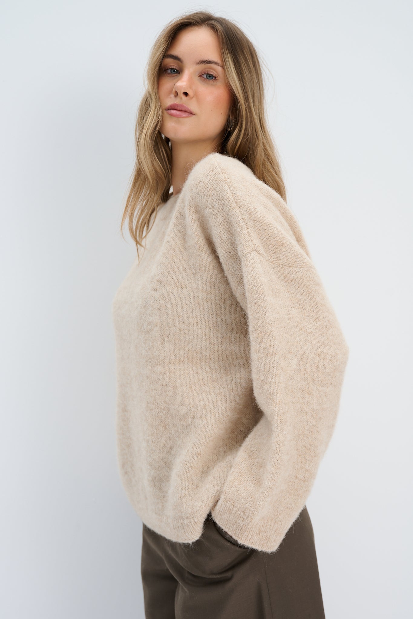 Sweter z wełny alpaki Avalon beżowy