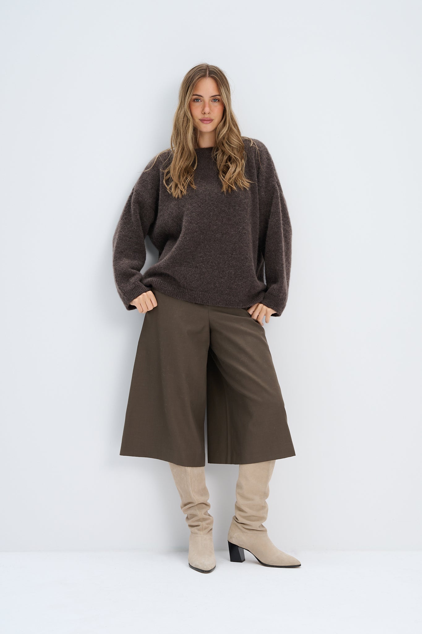 Sweter z wełny alpaki Avalon brązowy