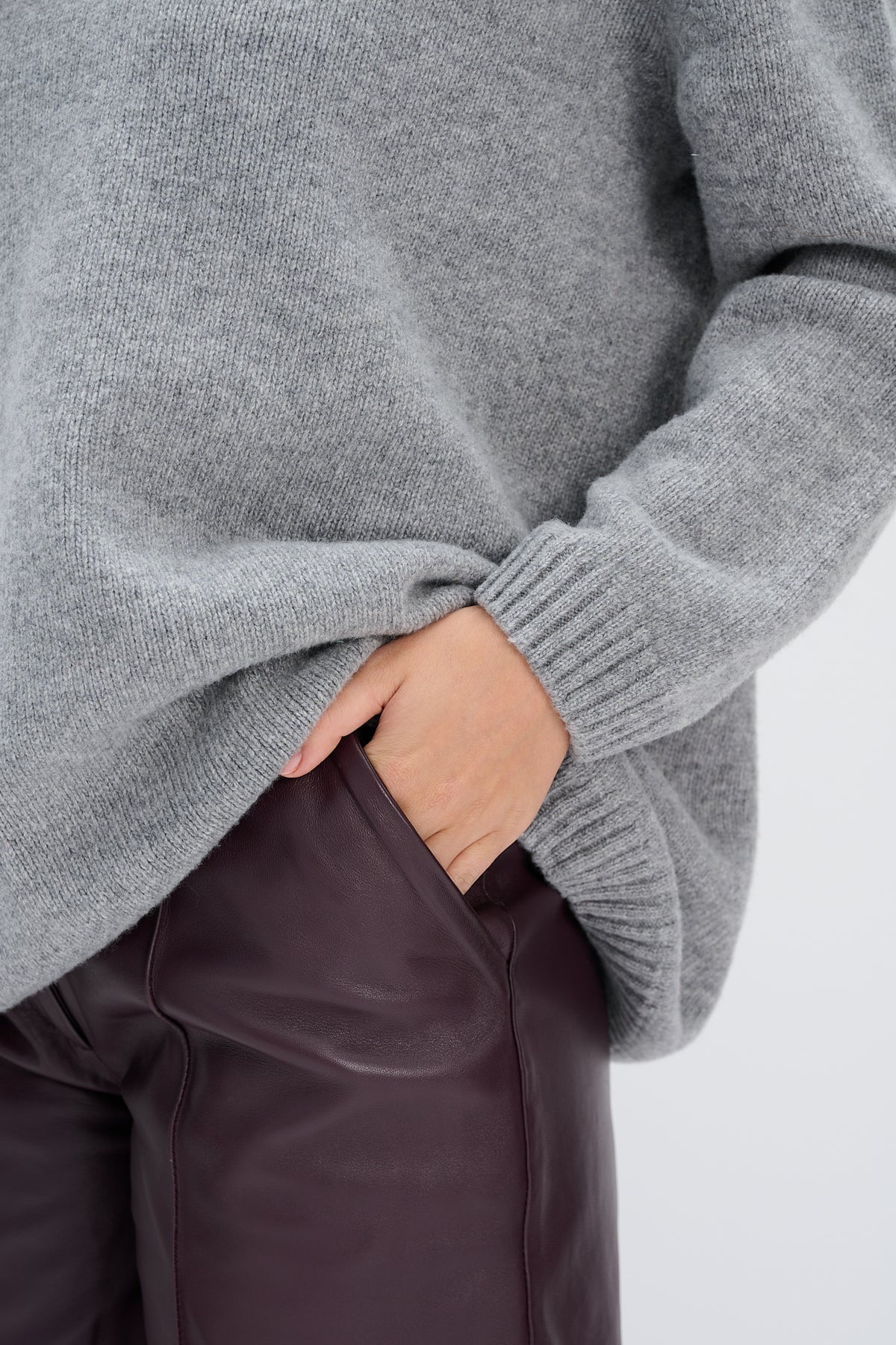 Sweter z kaszmiru i wełny merynos Éloise szary