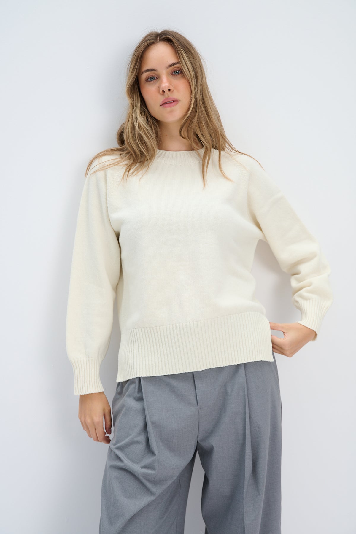 Sweter z wełny merynos Mellow ecru