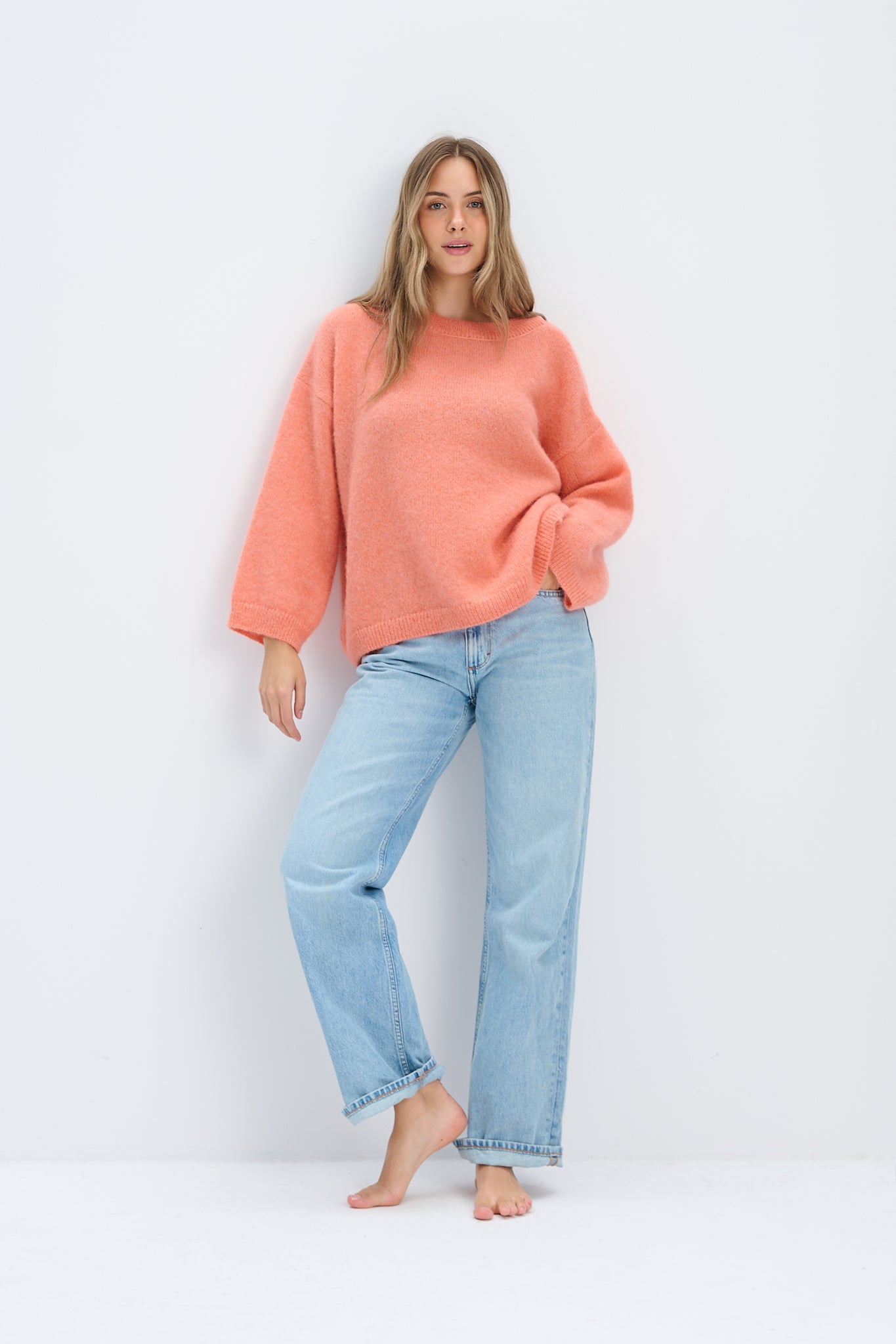 Sweter z wełny alpaki Avalon brzoskwiniowy