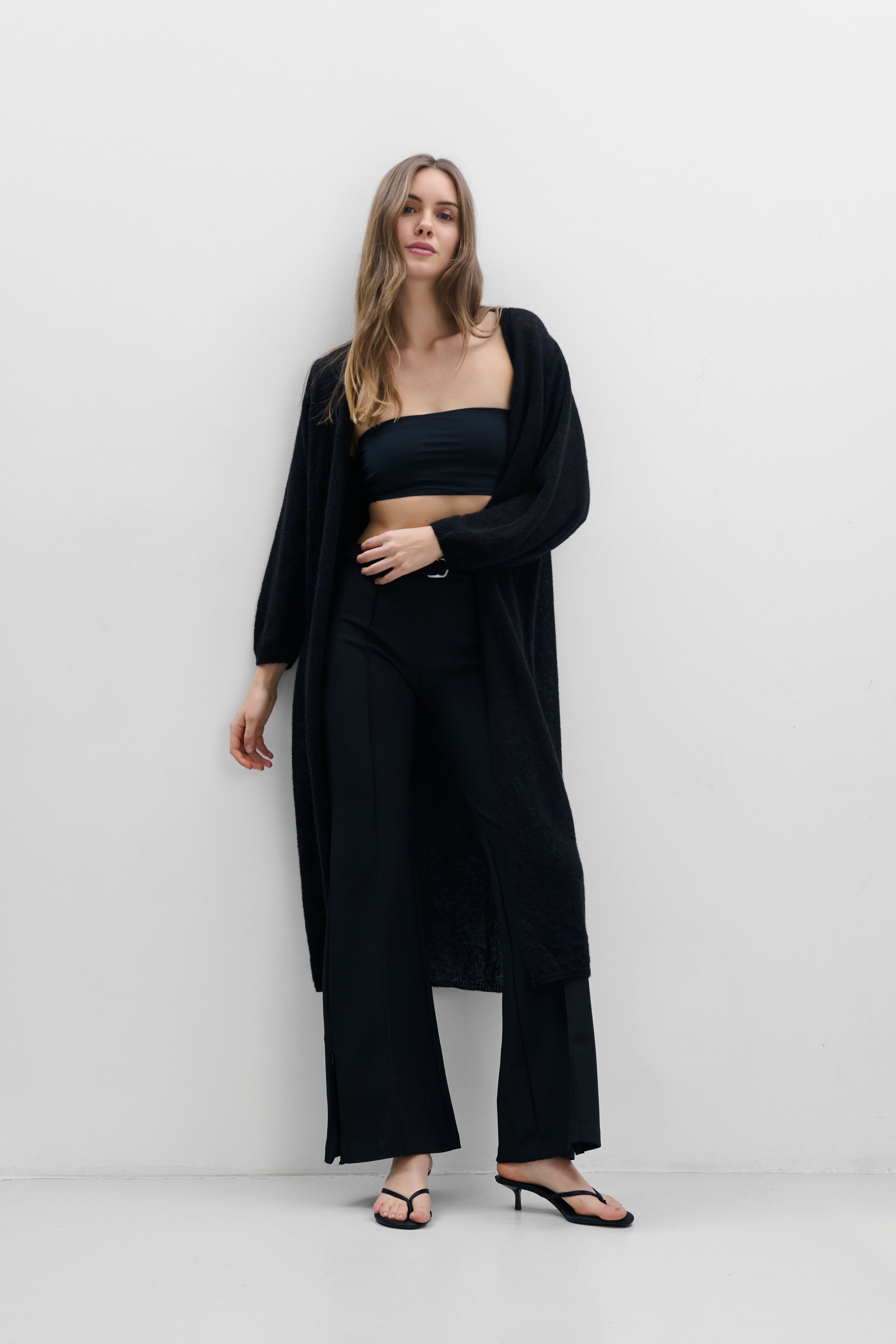 Długi kardigan mgiełka z wełny baby alpaka i wełny virgin czarny