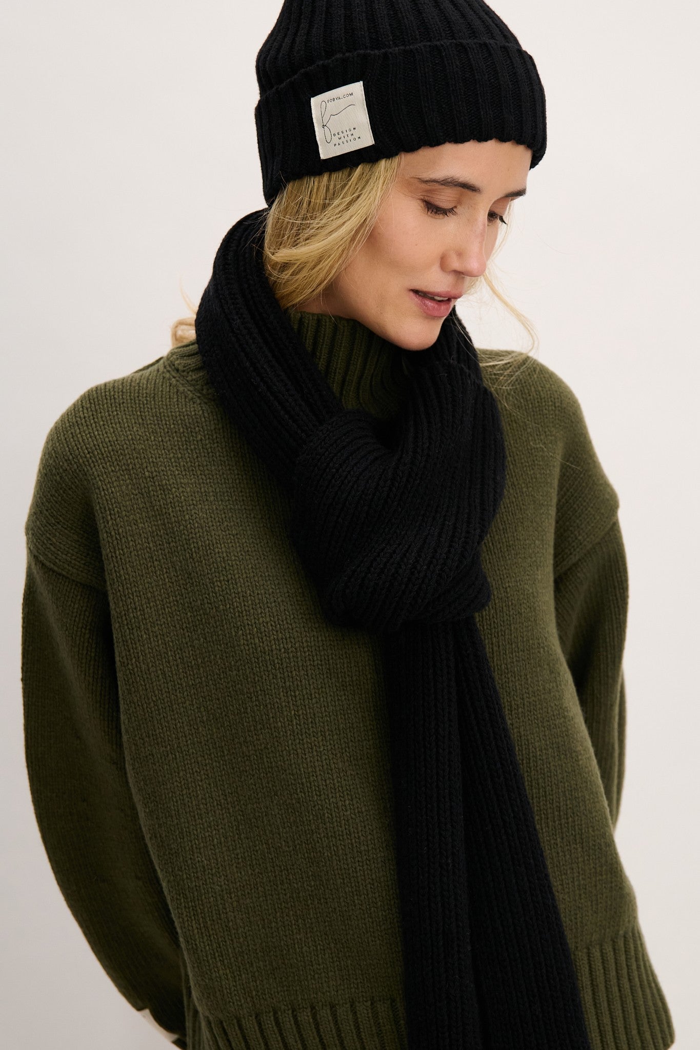 Szal z wełny merynos czarny - 1