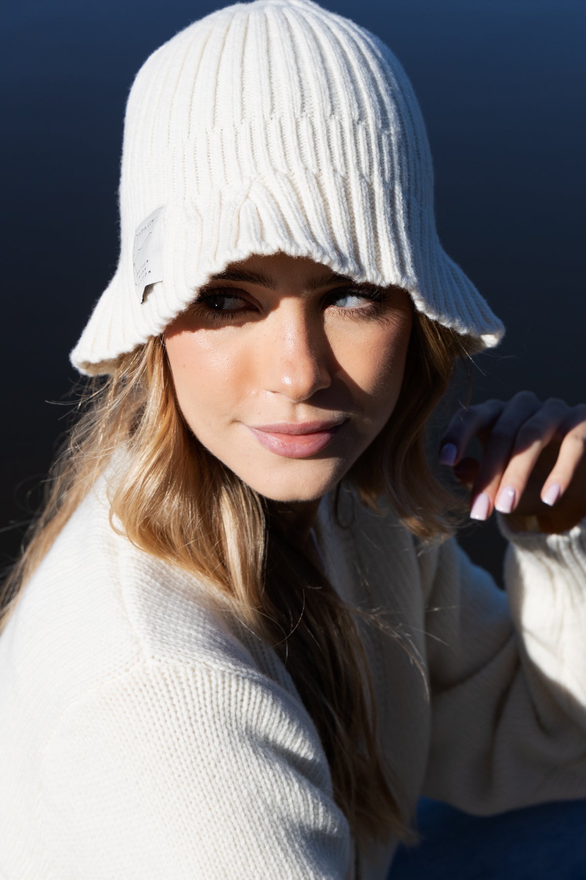 Wełniana czapka ecru - 1