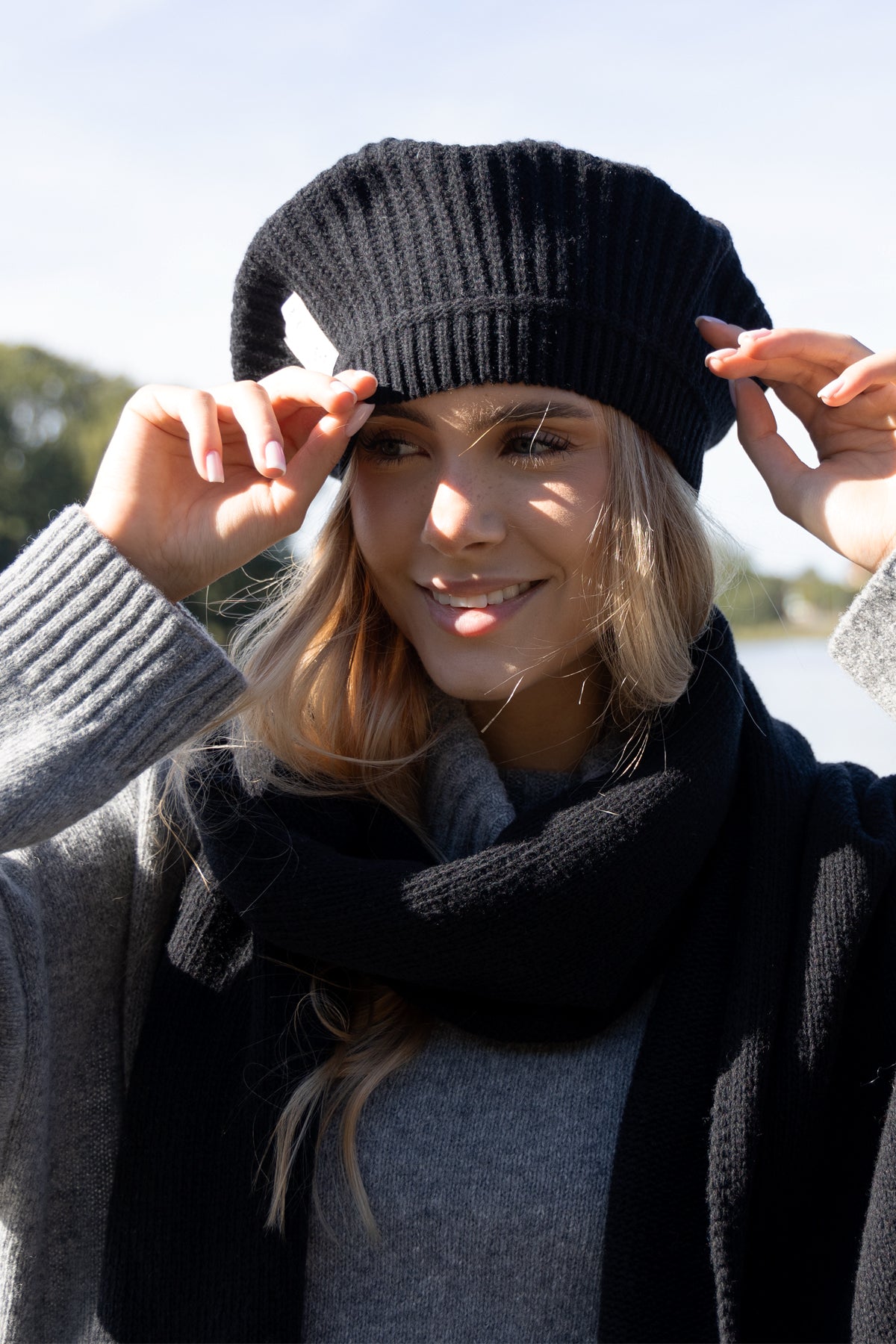 Wełniany beret czarny - 1