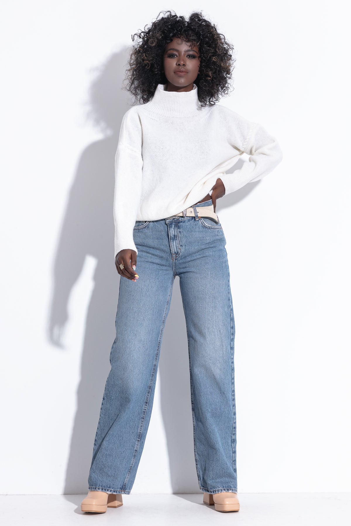 Wełniany elegancki sweter z golfem ecru - 4