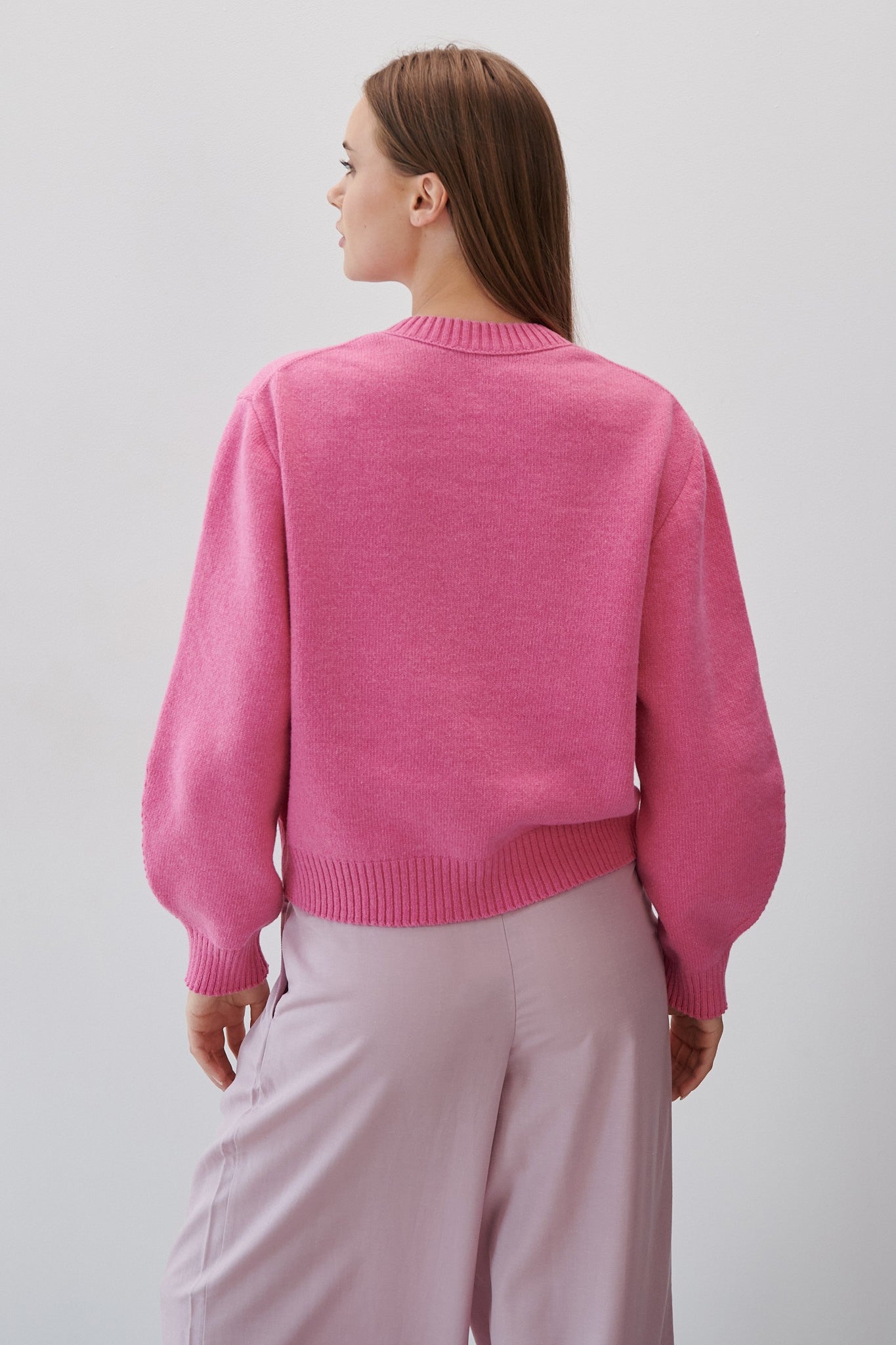 Wełniany kardigan zapinany różowy - 4