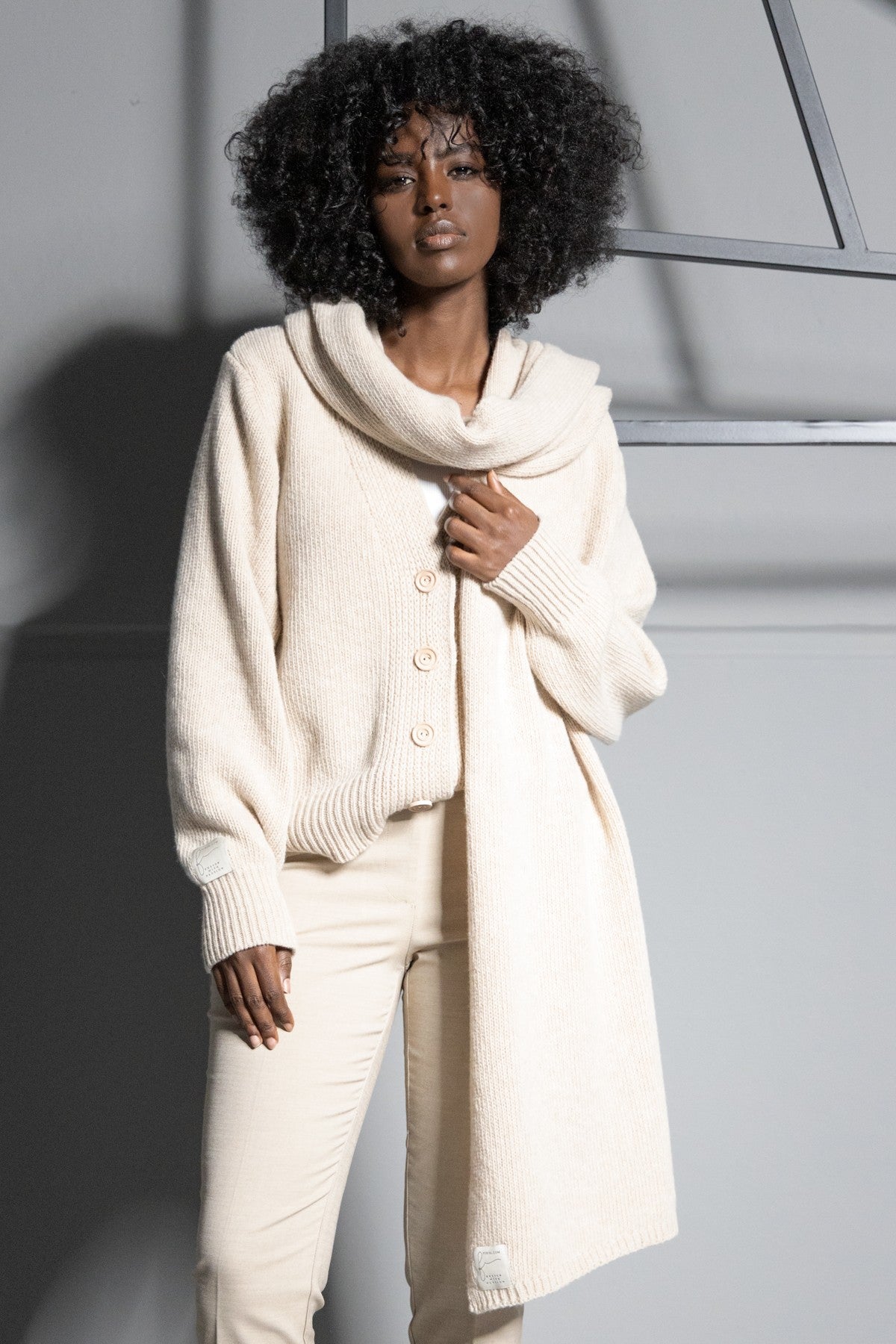 Wełniany szal beżowy - 4