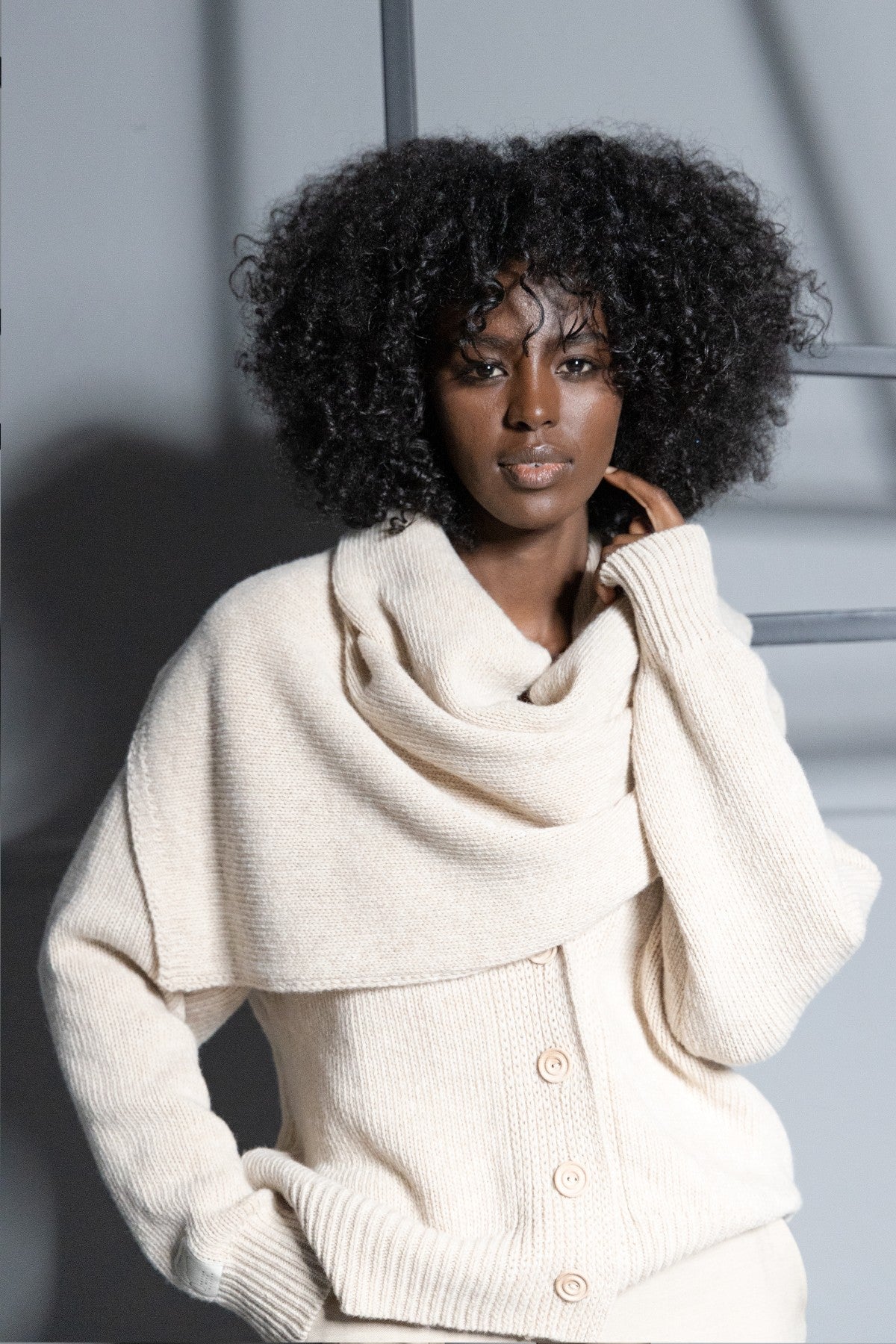 Wełniany szal beżowy - 6