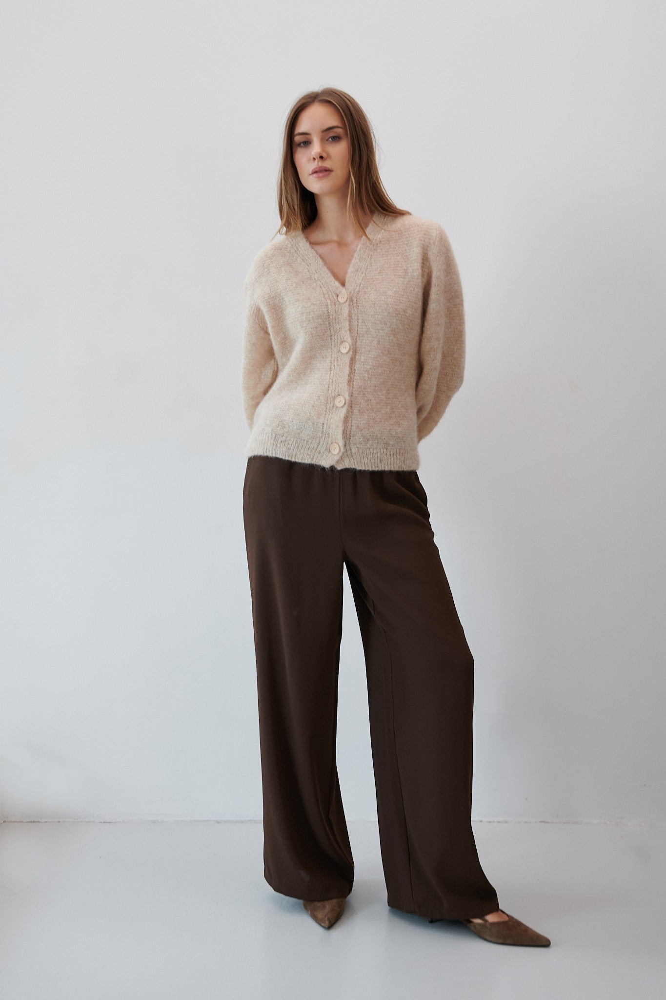 Zapinany kardigan z niefarbowanej wełny alpaki beżowy - 3