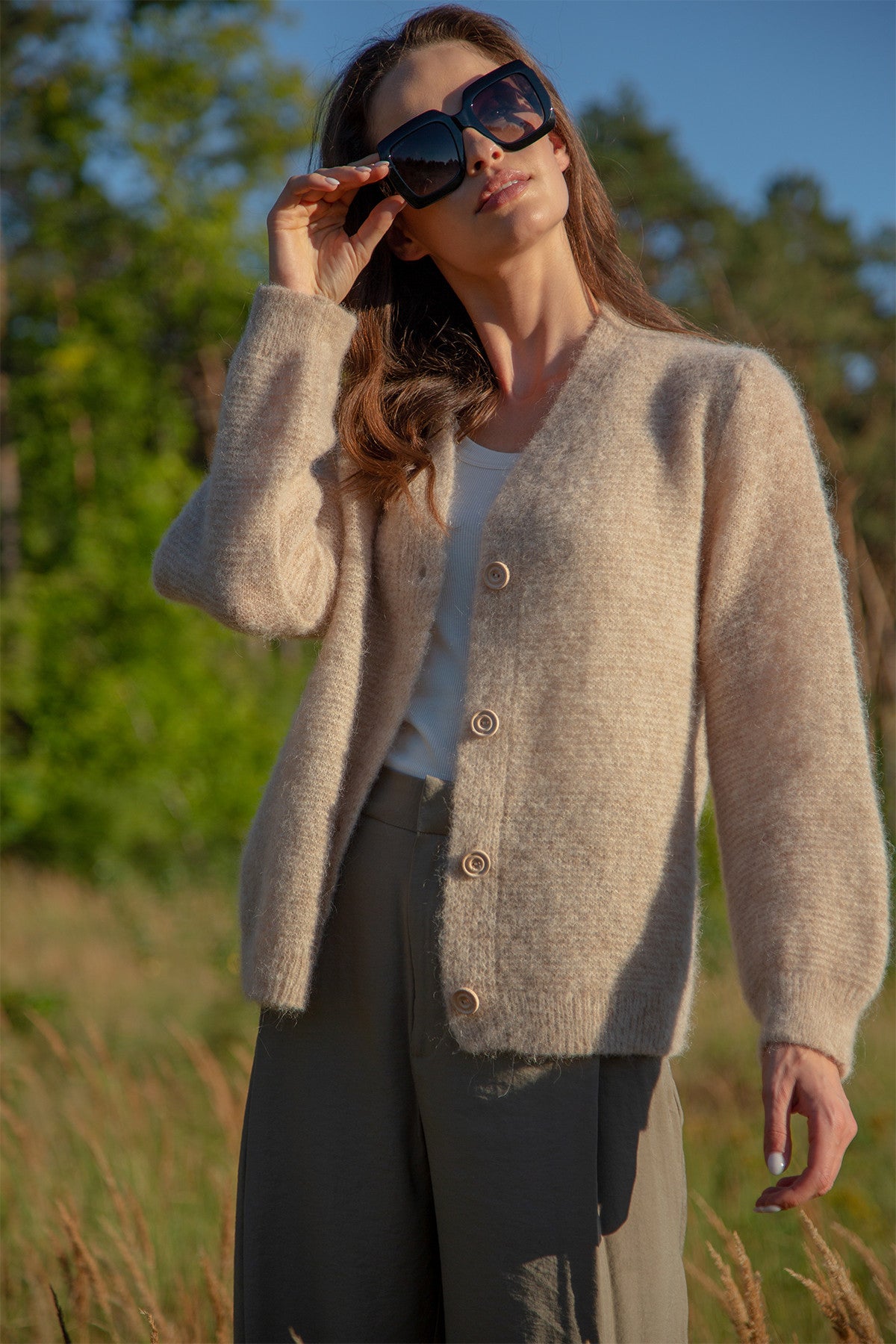 Zapinany kardigan z niefarbowanej wełny alpaki beżowy - 7