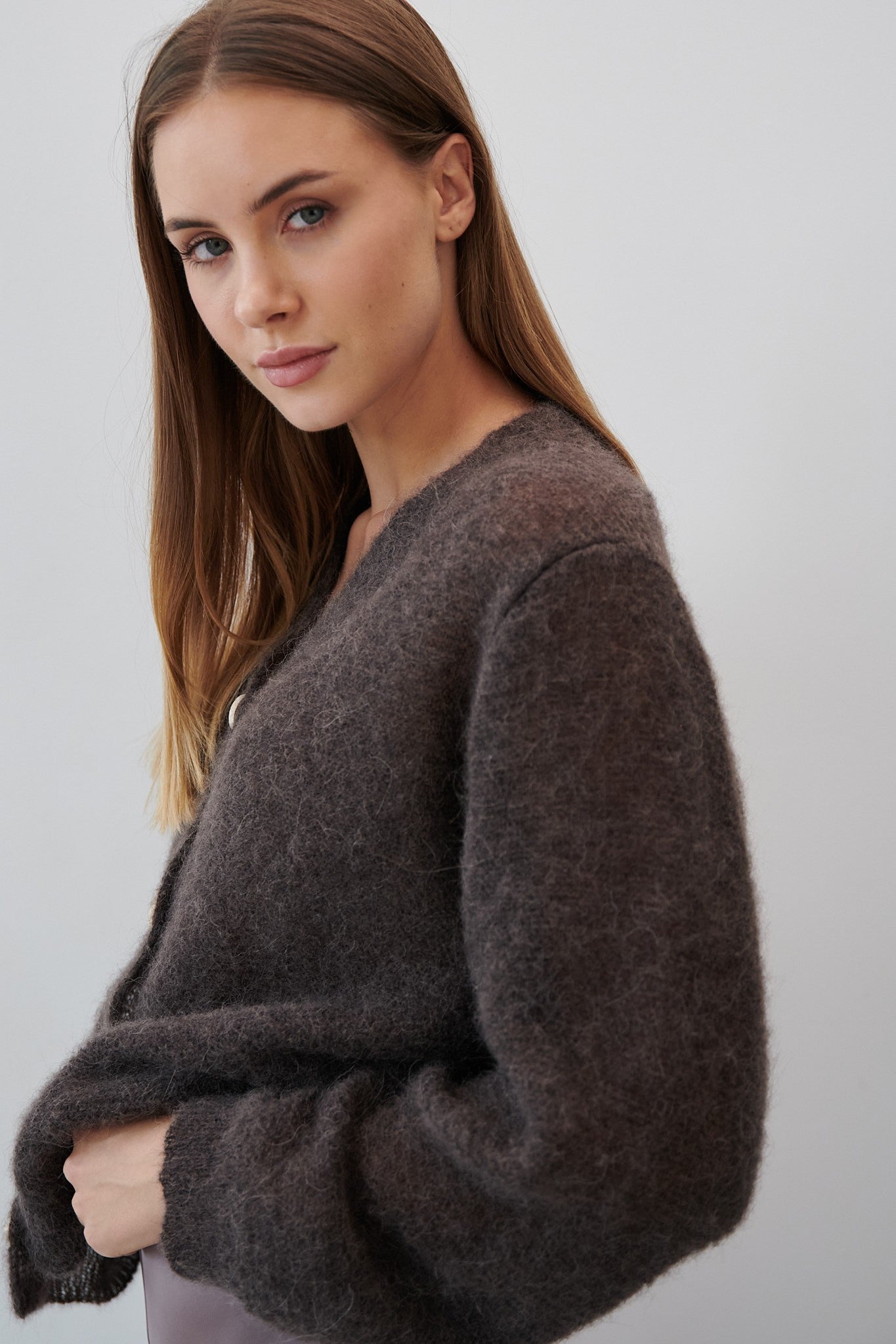 Zapinany kardigan z niefarbowanej wełny alpaki brązowy - 3