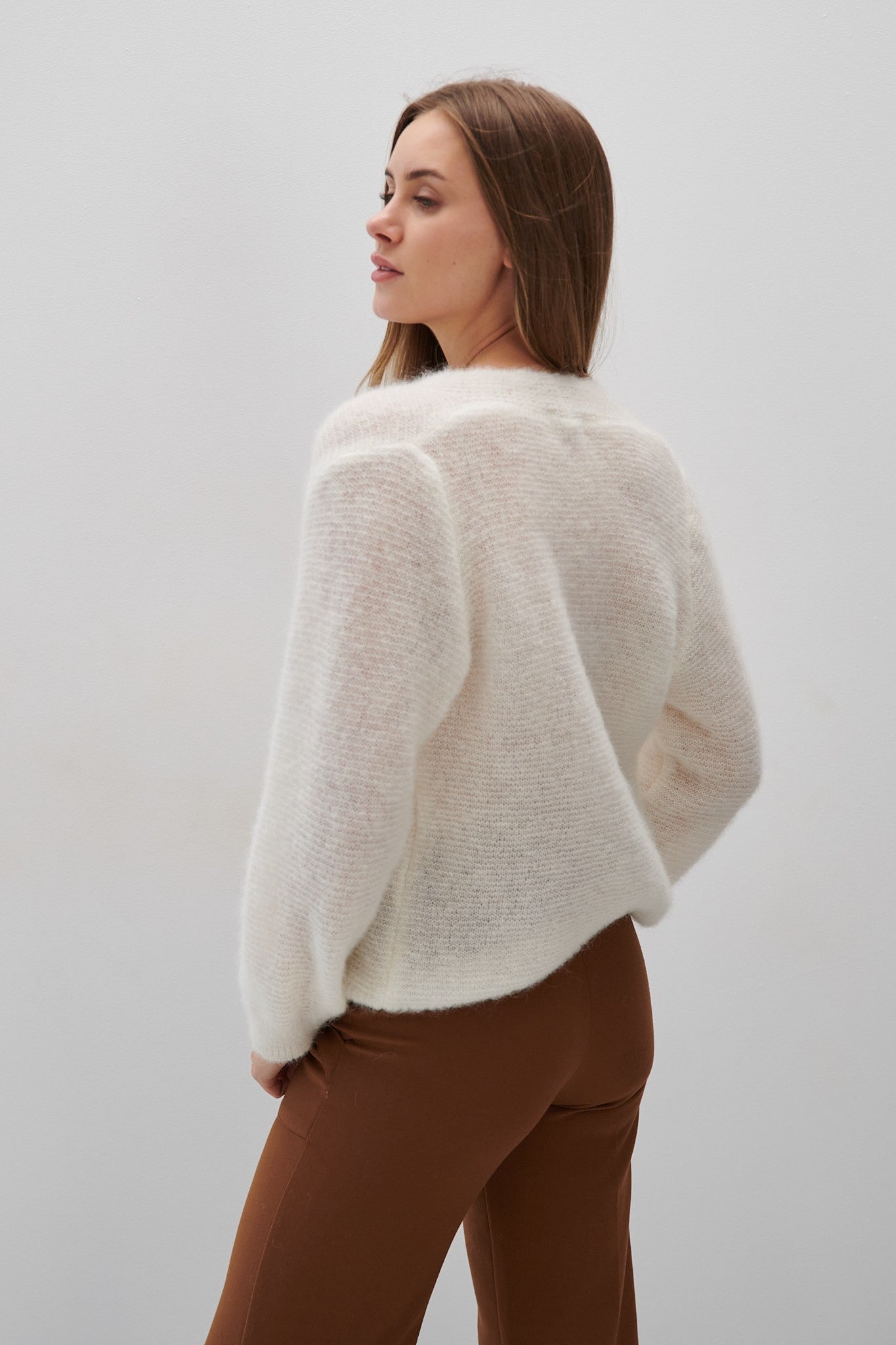 Zapinany kardigan z niefarbowanej wełny alpaki ecru - 4