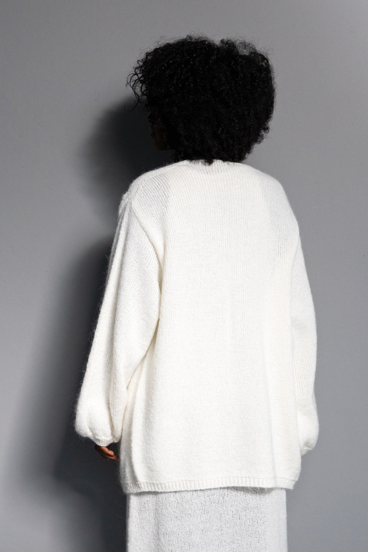 Zapinany ovesizowy wełniany kardigan ecru - 4