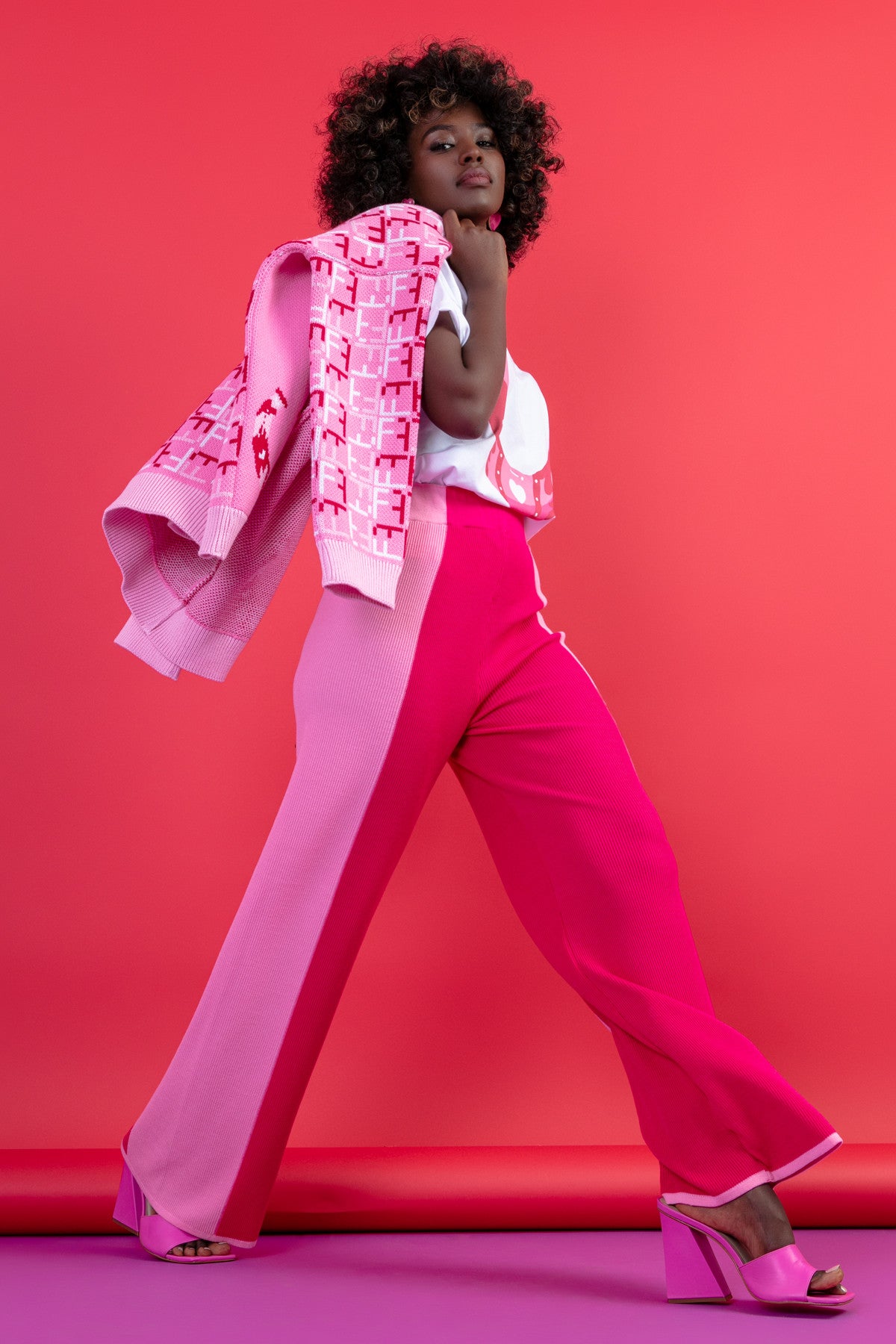 Zapinany żakardowy kardigan z wzorem podkowy słodki róż - 10